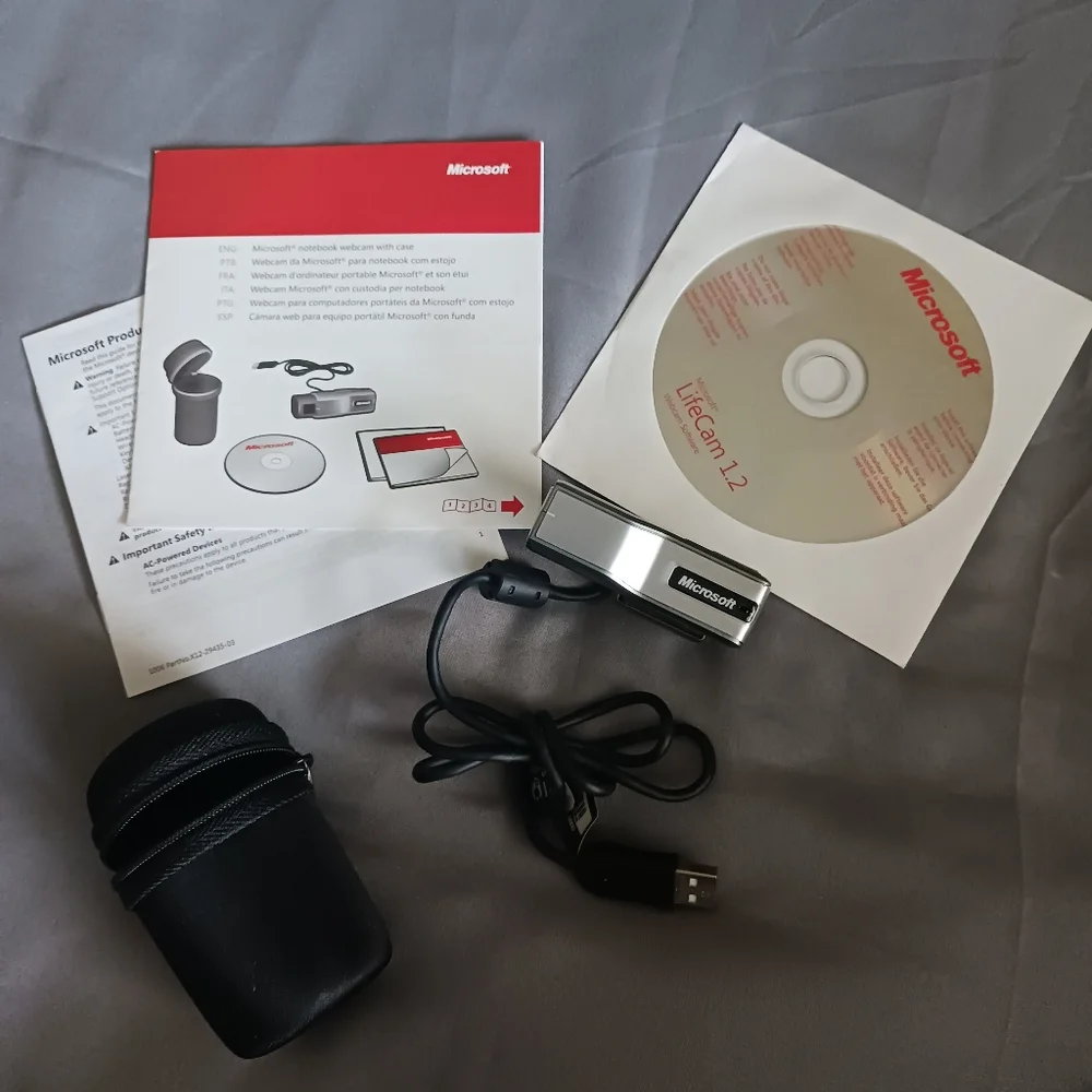 Microsoft Notebook Webcam With Case - Picture 2 of 2